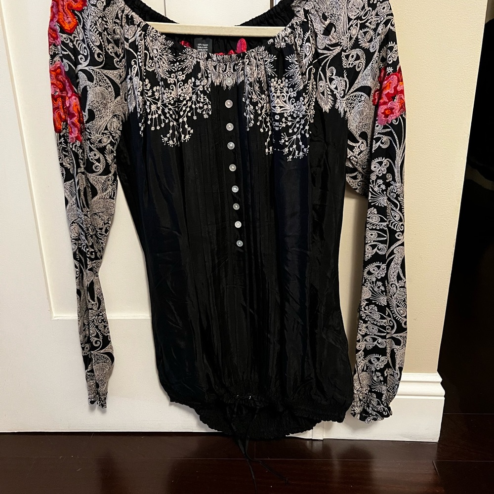 Desiqual pleat front black  top with neckline and sleeve pattern/embroidery.